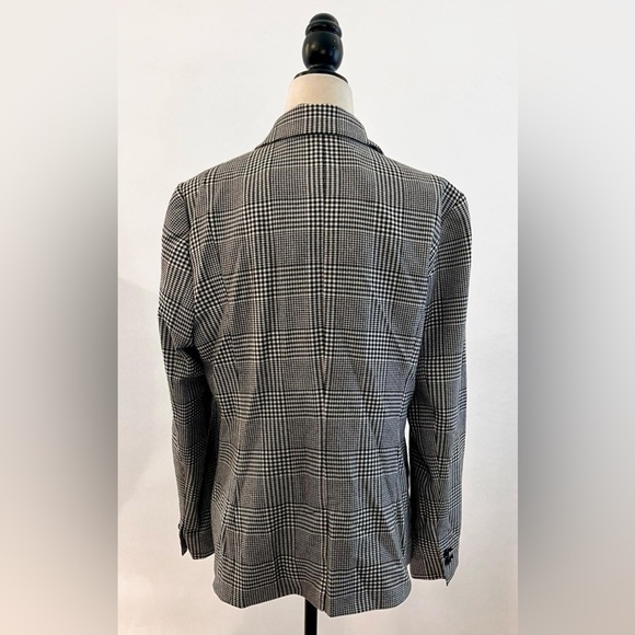 Black and white blazer - stretch lining size 14 worn once - Picture 2 of 2